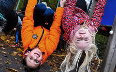 GZkMCVTSLBvVUBxQXkkhUQPq4uyQc7G6DjY8ypjI256jBUECVTIS-groep 3 hangend speeltoestel 2 light
