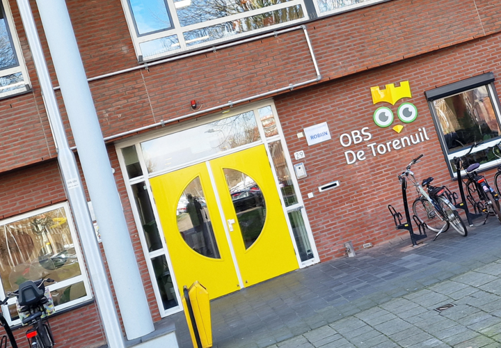 Torenuil voorzijde schuin 2023