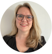Margot Timmerman (directeur) zoekt een leerkracht die haar leerlingen een toontje blijer maakt